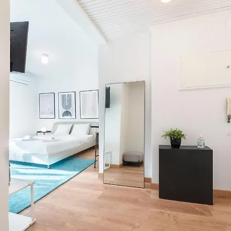 Apartment Yolo By Olala Homes